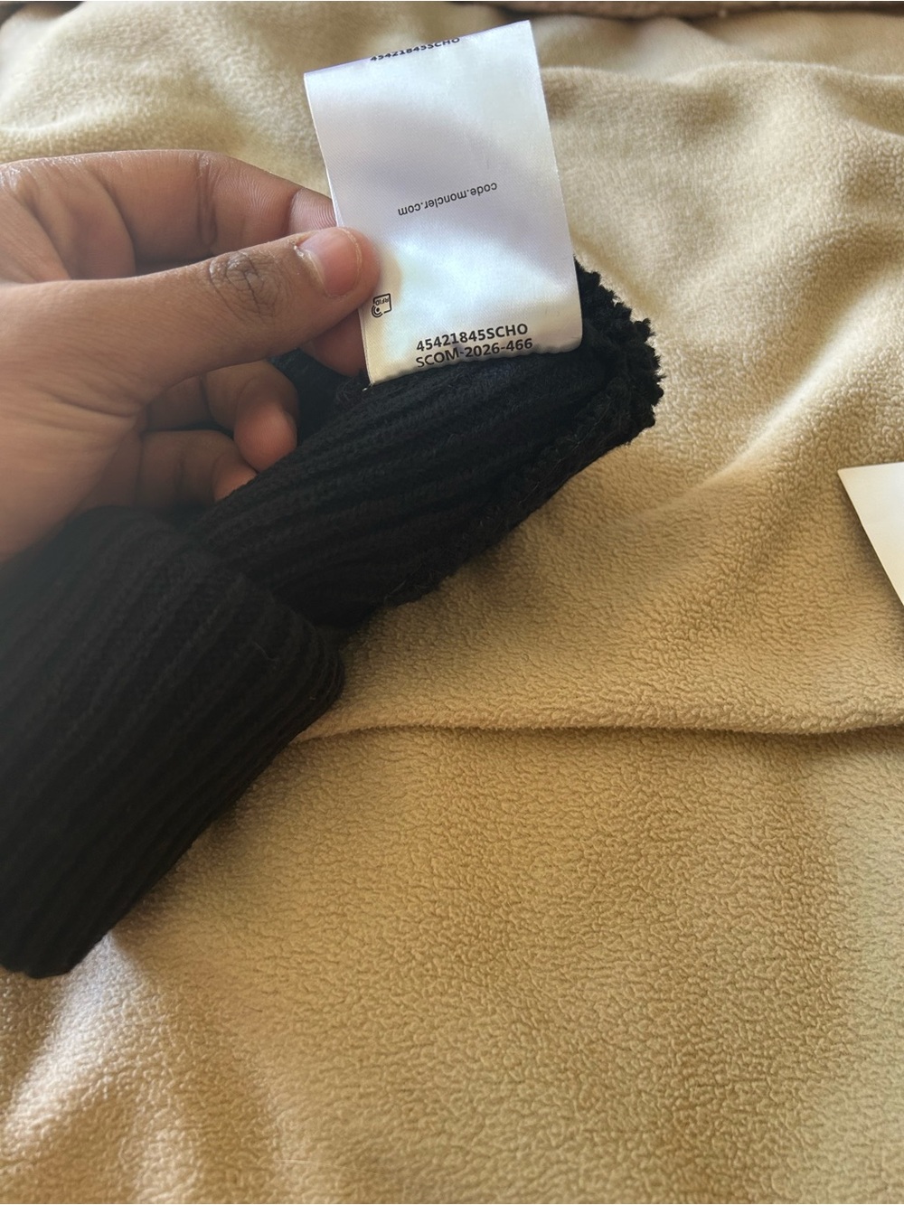 Moncler Black Ribbed Knit Beanie with Logo Patch - Picture 4 of 5